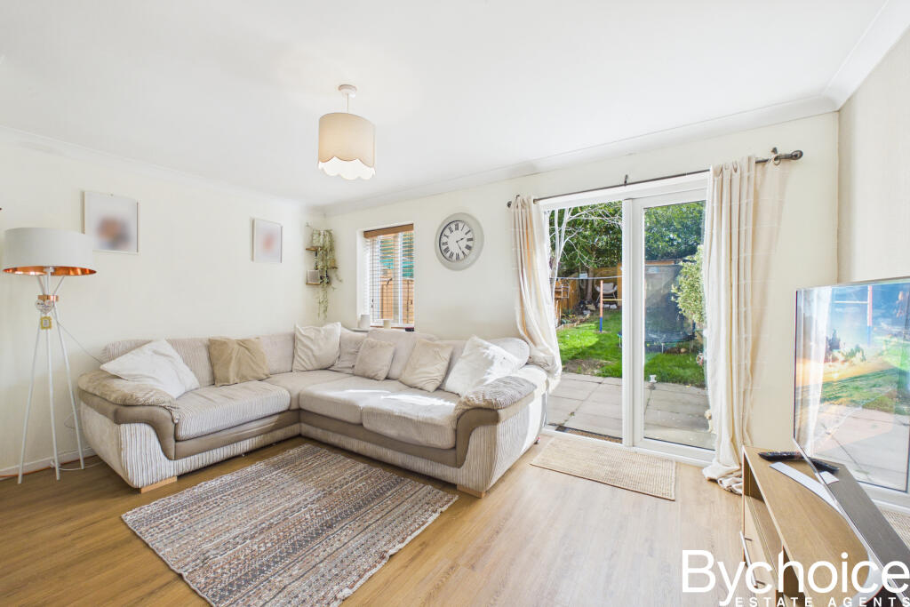 Henderson Close, Haverhill, Suffolk photo 3