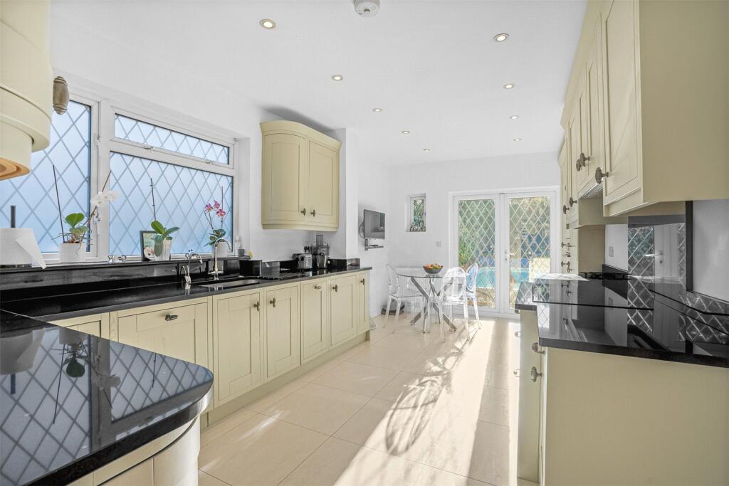 House in Watford - View 4