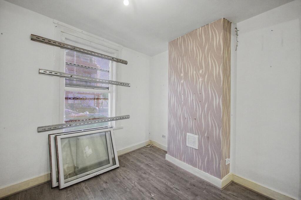 69 Dames Road, London E7 0DW photo 2