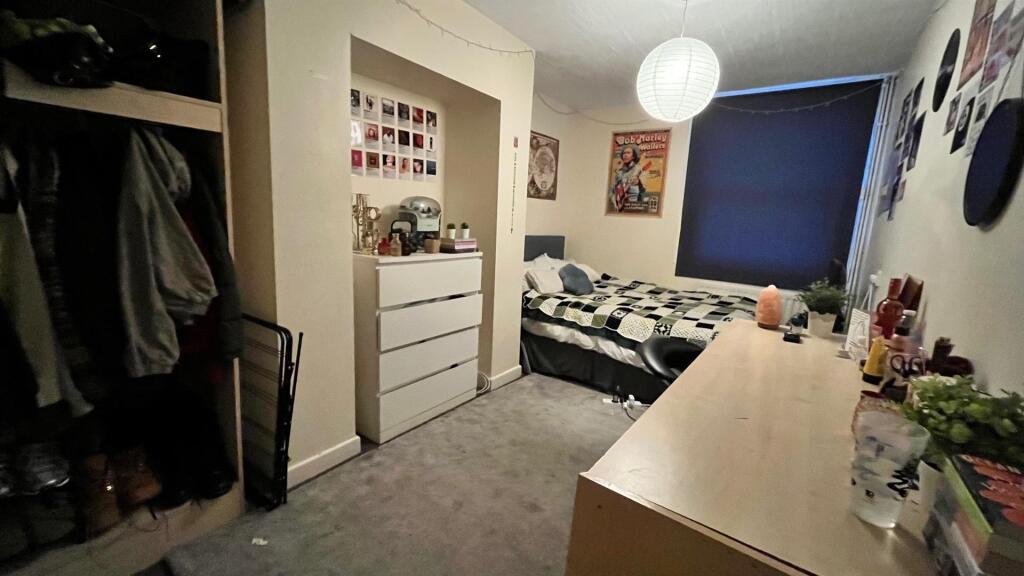 9 bedroom house for rent