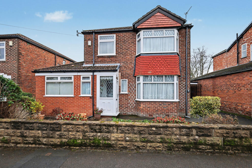 3-bed detached on Hollythorn Avenue, Cheadle Hulme, SK8 7EX, £525,000