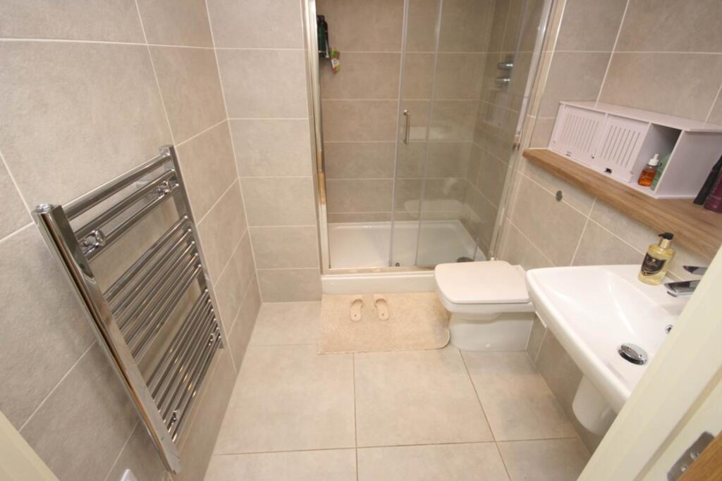 Apartment in Salford, Greater Manchester - View 5