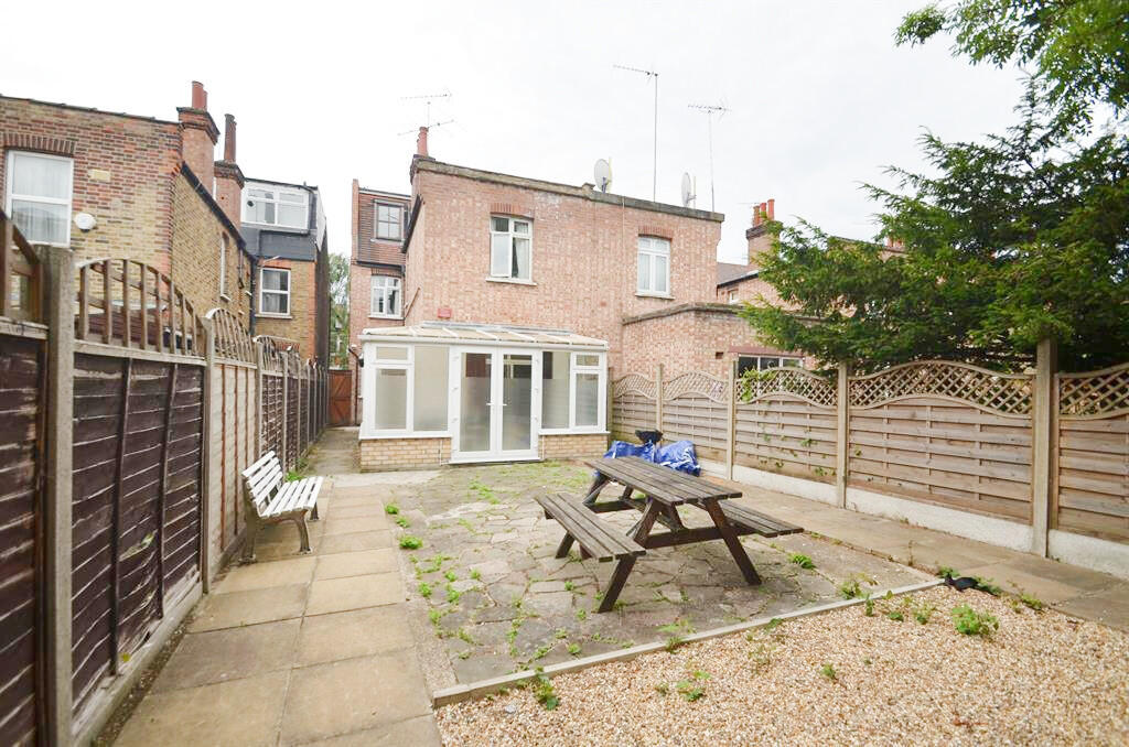 House in London - View 4