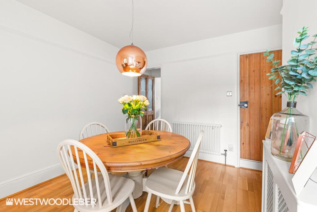 House in Enfield - More