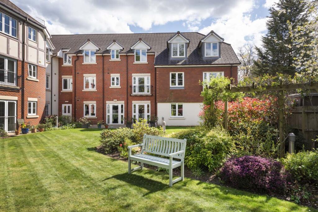 Apartment in Solihull, West Midlands - View 5