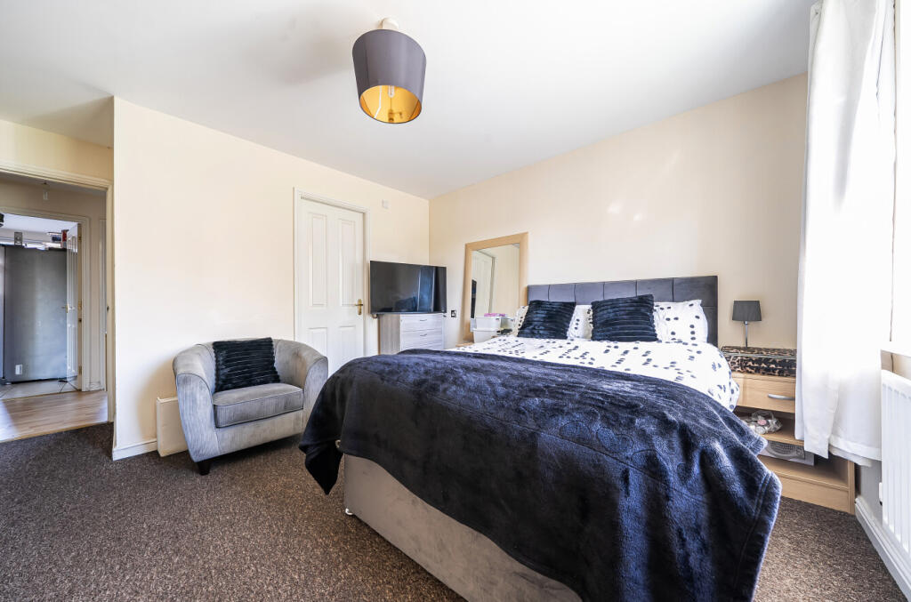 Apartment in Stoke-on-Trent - More