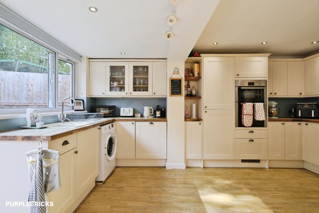 House in Salisbury - View 5