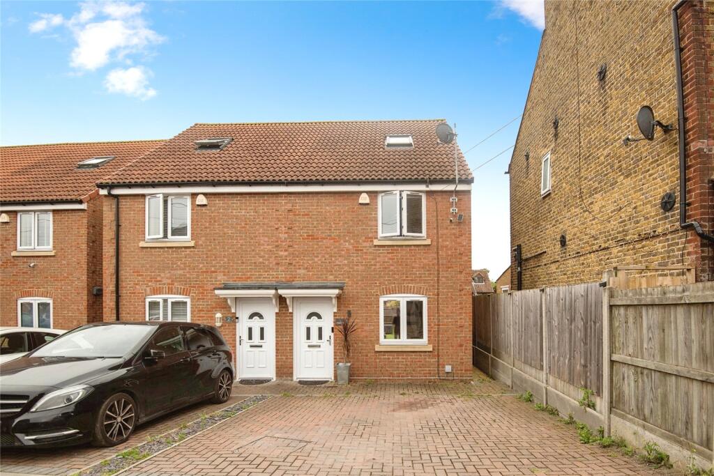 Main image of property: Parsonage Chase, Minster on Sea, Sheerness, Kent, ME12