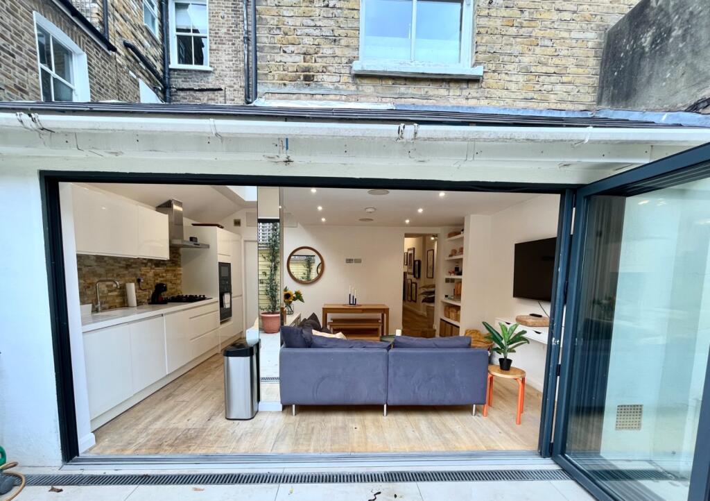 Apartment in London - View 3