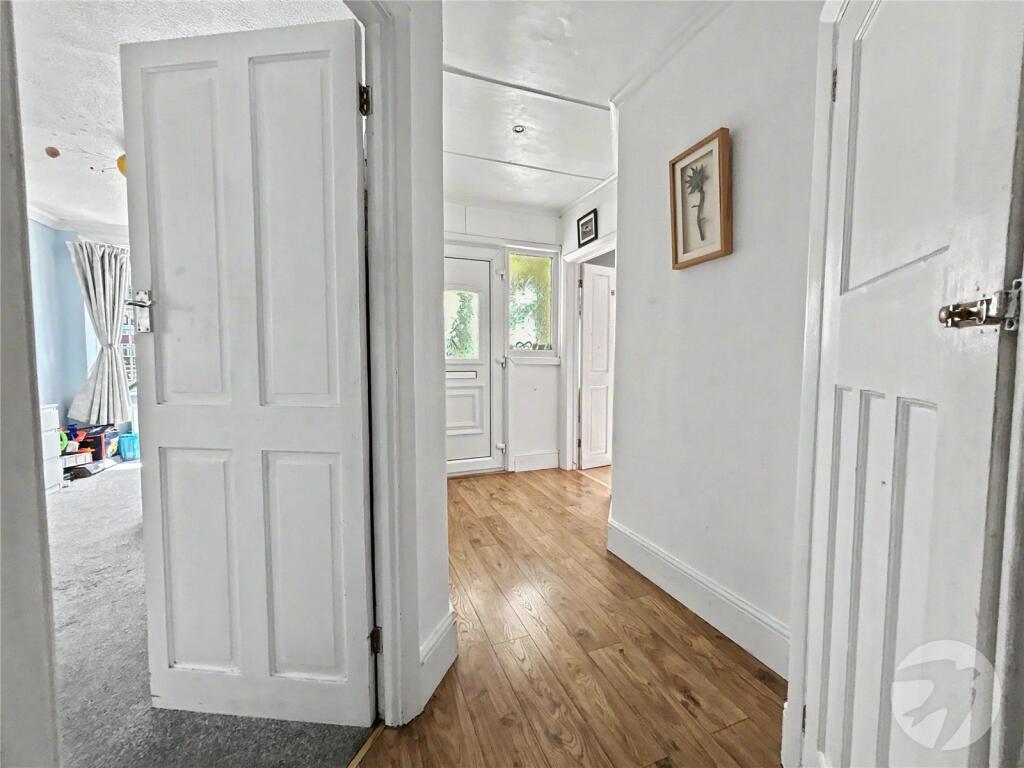 House in London - View 5