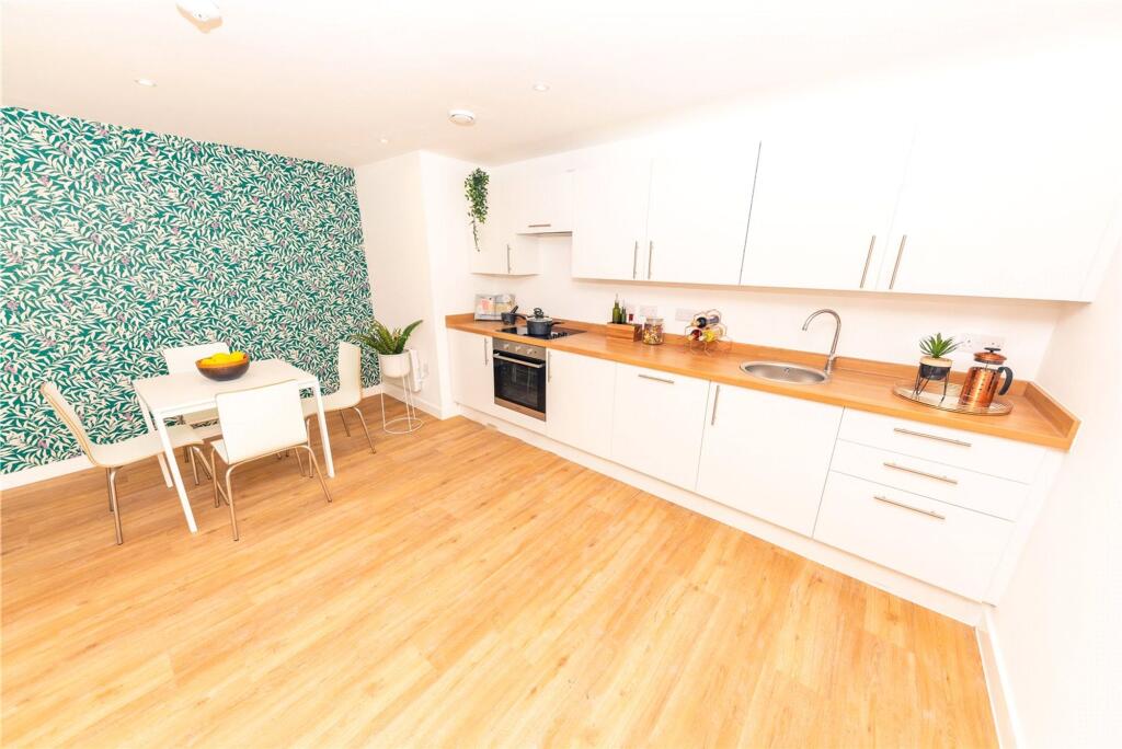 Apartment in Manchester, Greater Manchester - View 5