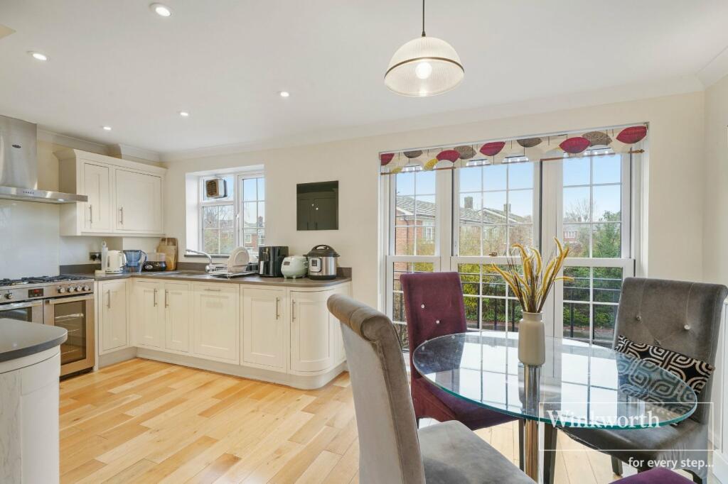 House in Bromley - View 4