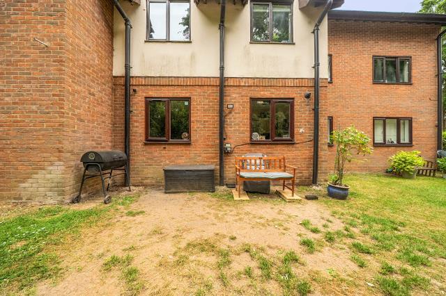 Apartment in Speen - View 2