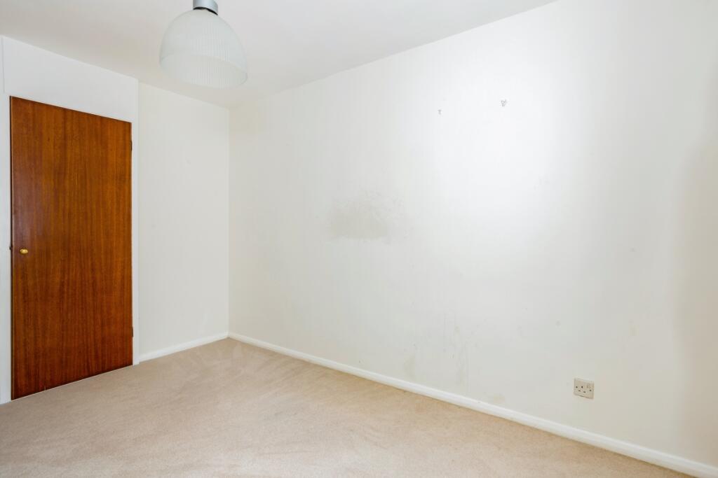 Apartment in St Albans, Harpenden - More