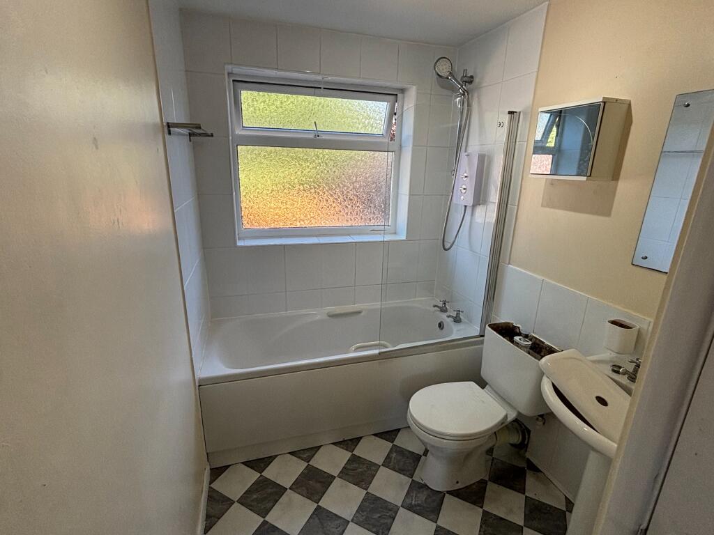 Apartment in Worcester - More