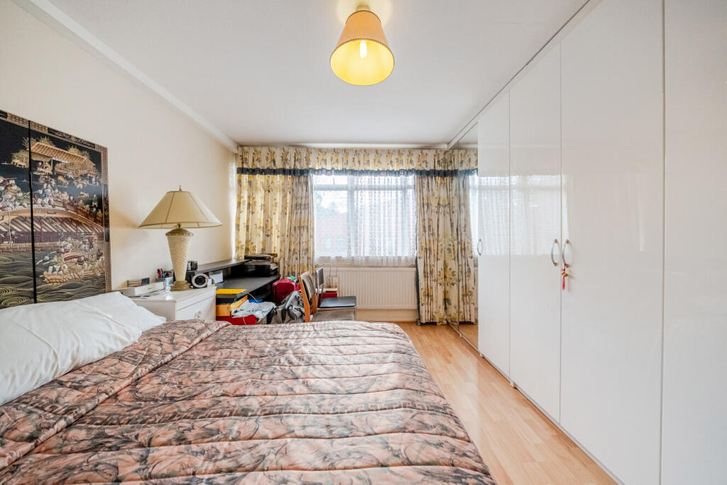 House in London - View 3