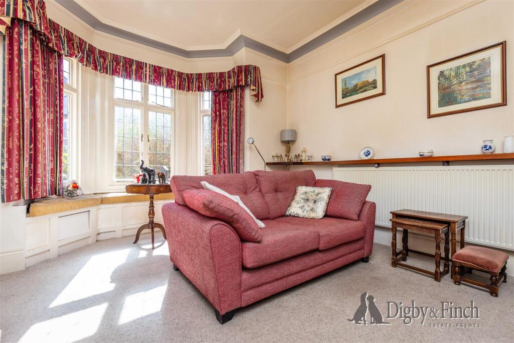 Bingham Road, Radcliffe-On-Trent, Nottingham photo 2