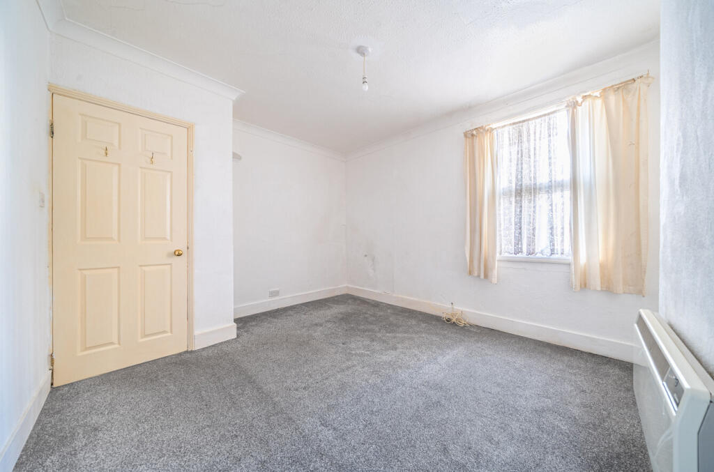 Apartment in Worthing, Broadwater - More