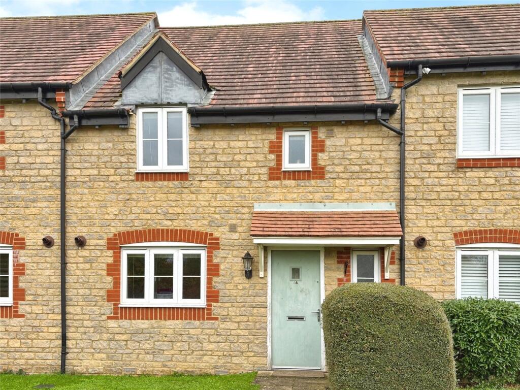 Goodwood Close, Bicester, Oxfordshire photo 2