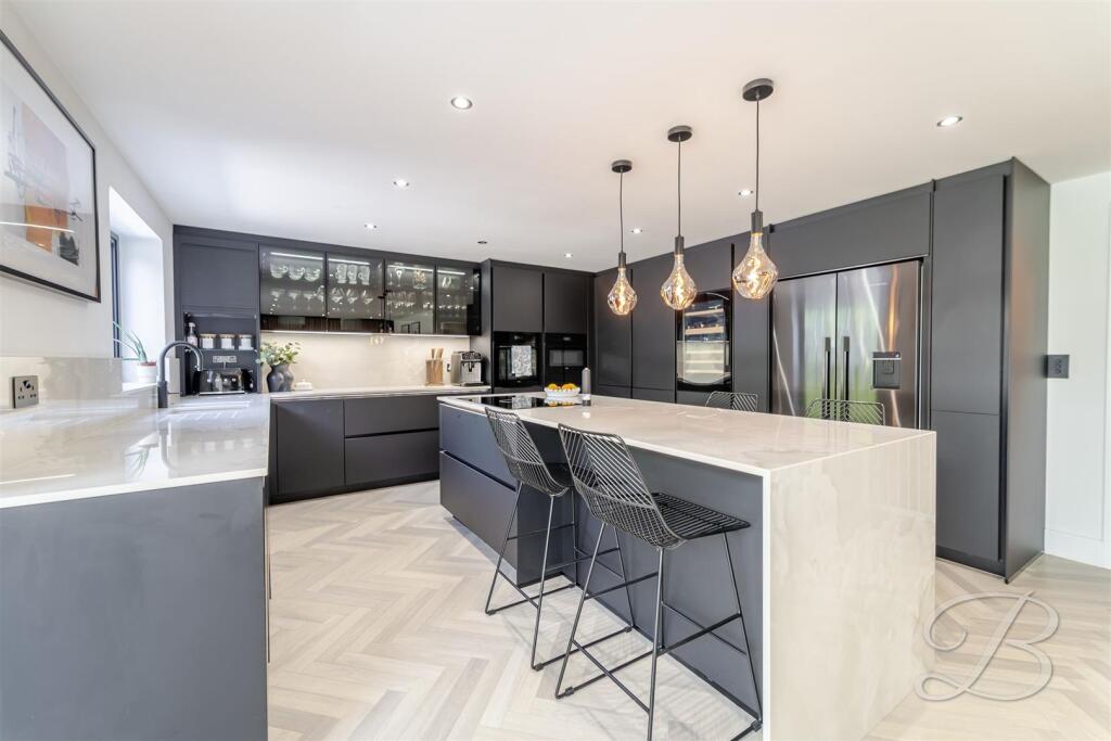 Paddock Close, Mansfield - View 4