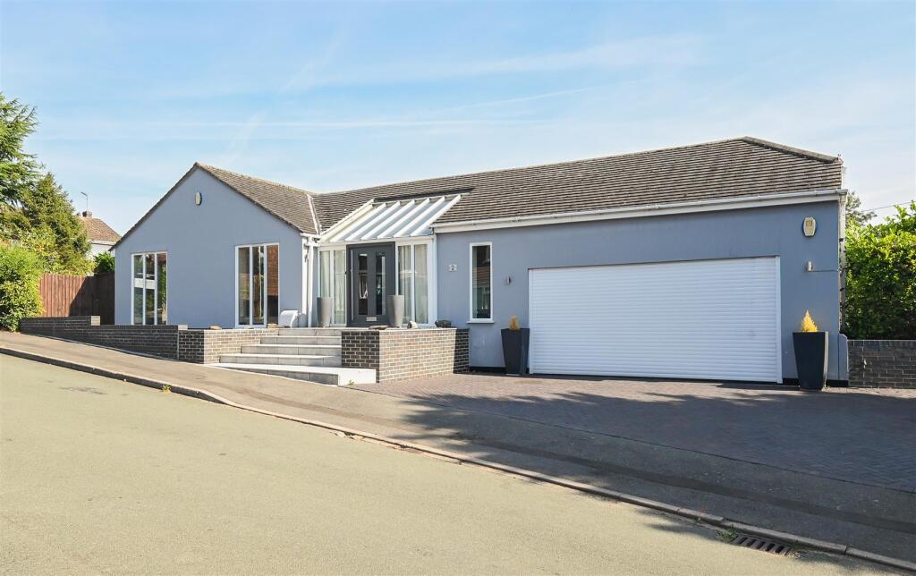 House in Stoke-on-Trent - View 3