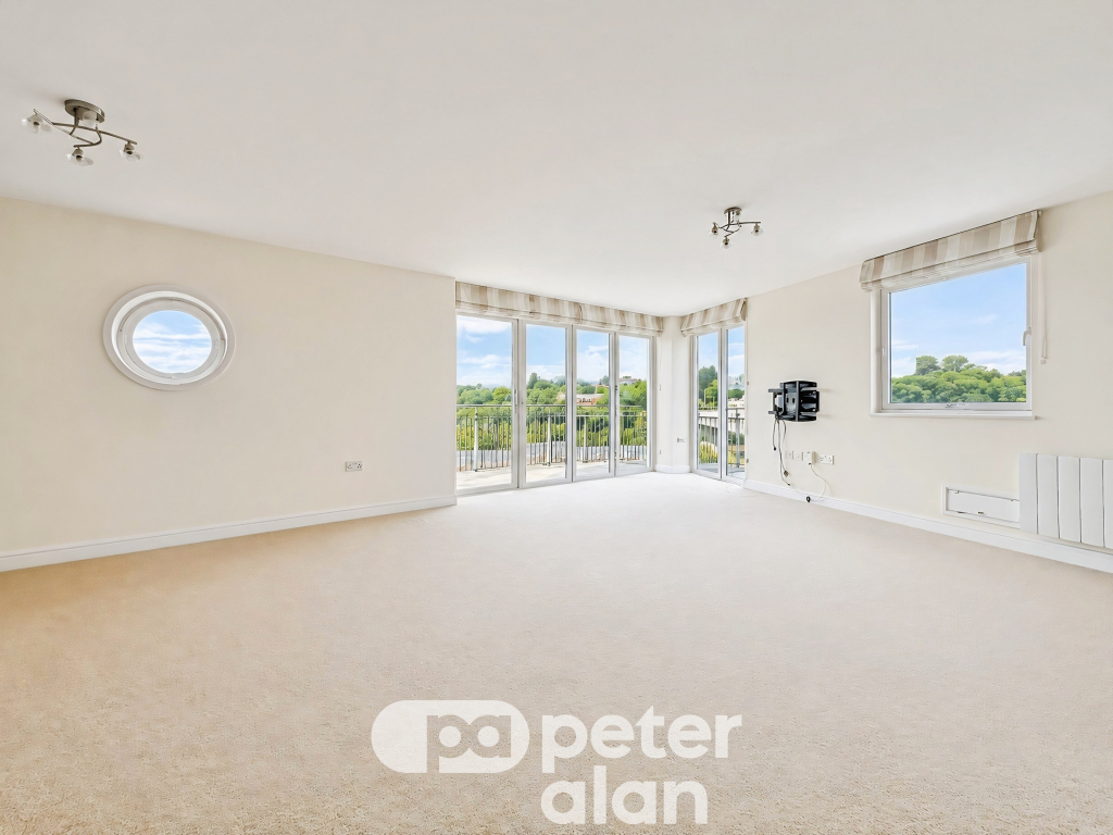 Apartment in Cardiff, Grangetown - View 4