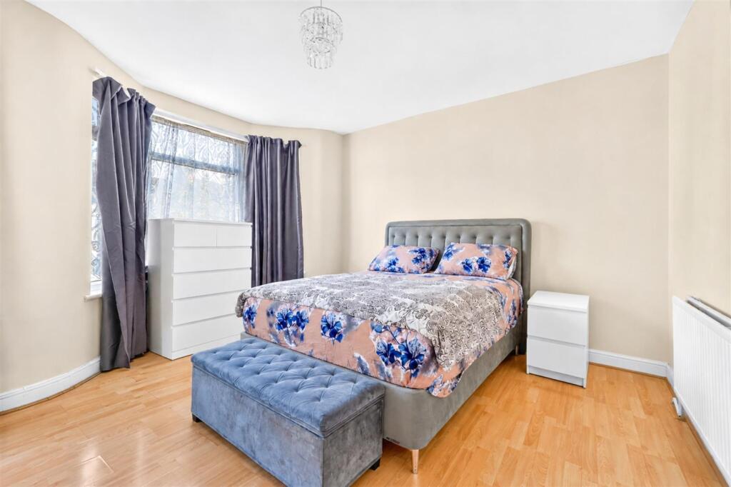 House in London, Upton Park - View 4