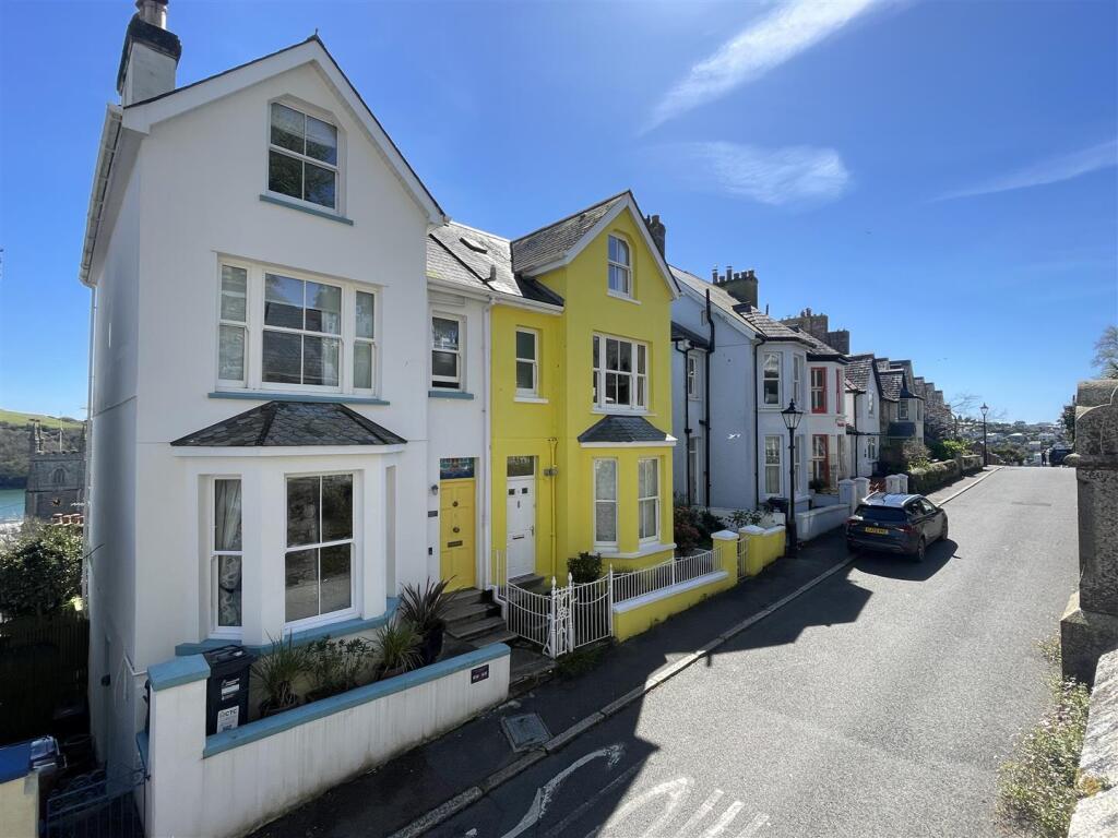 Main image of property: Daglands Road, Fowey