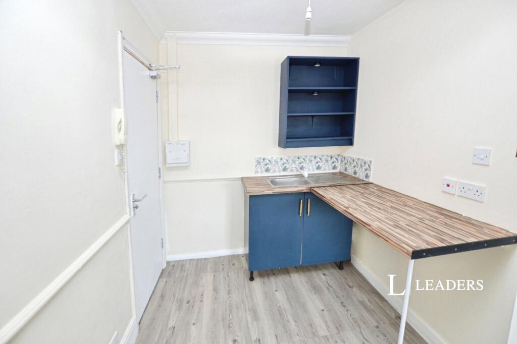 Apartment in Colchester, New Town - View 2