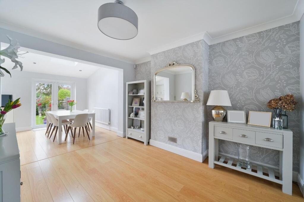 House in Epsom, West Ewell - More