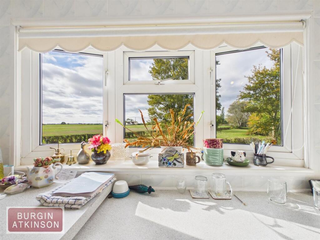 The Hawthornes, Dunham-On-Trent, Newark - View 4