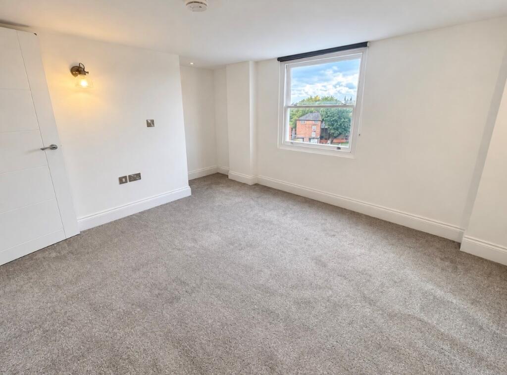 Apartment in Derby - View 3