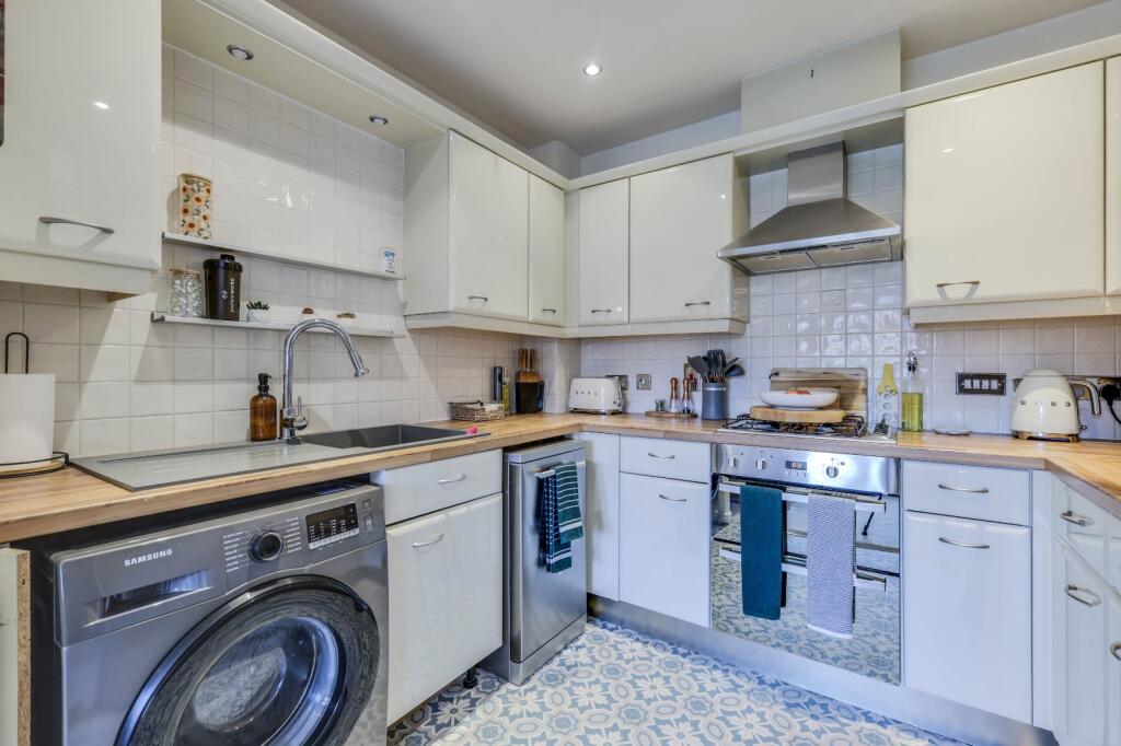 Apartment in Leeds - More