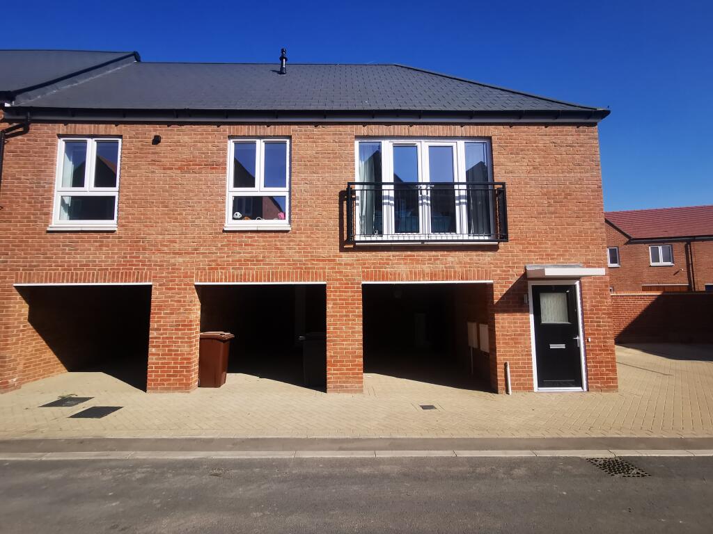 2-bed house on Warner Drive, Chelmsford, CM1, £350,000