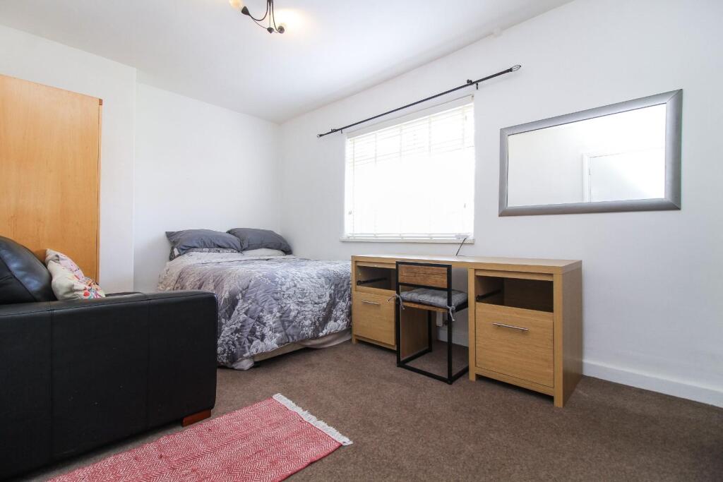 House in North Tyneside, North East - More