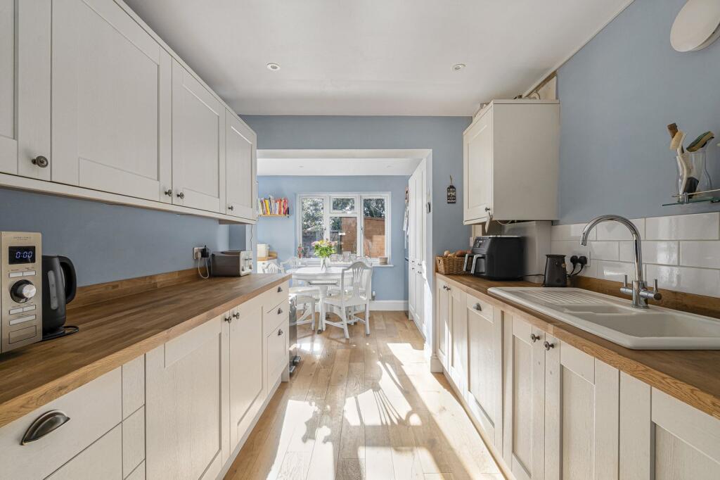 Pheasant Way, Cirencester, Gloucestershire, GL7 photo 4