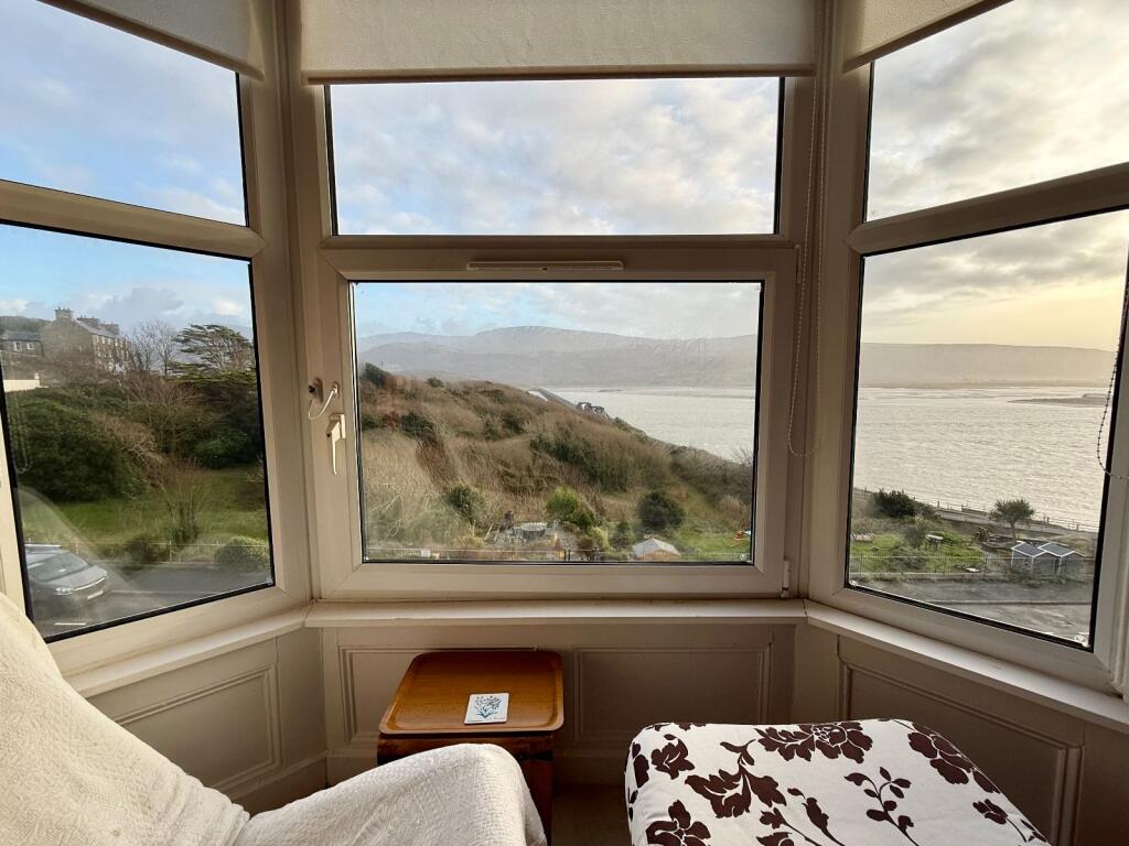 Flat 2, 7 Porkington Terrace, Barmouth  LL42 1LX photo 4