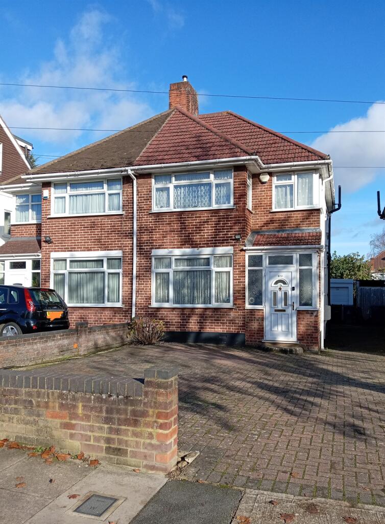 564, Kenton Lane photo 2