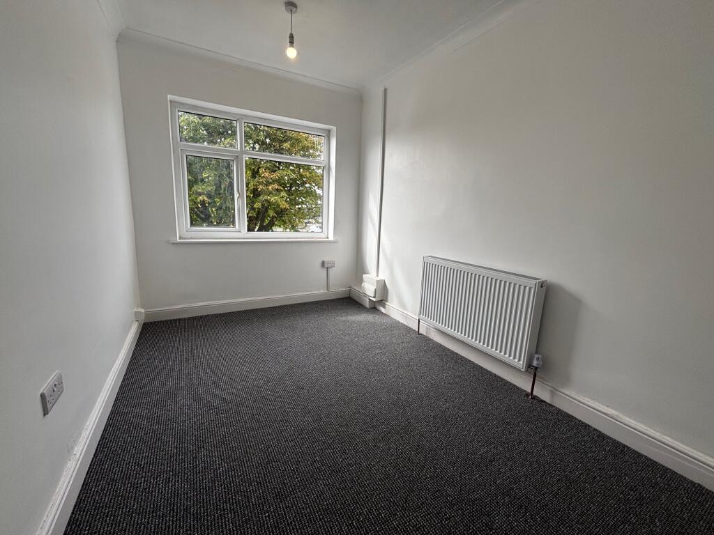 Wolverhampton Road, B68 photo 5