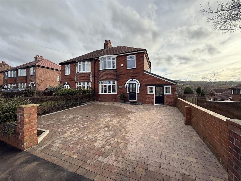 4-bed semi-detached on Huddersfield Road, Stalybridge, £399,995