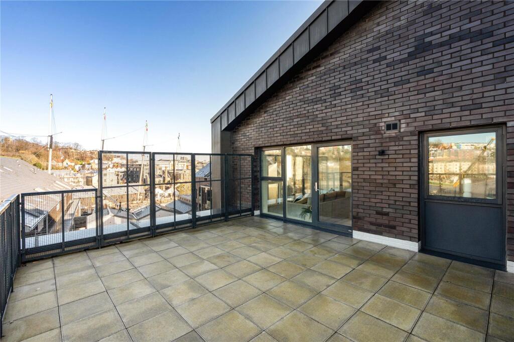 Apartment in Bristol, Canon's Marsh, Spike Island - View 4