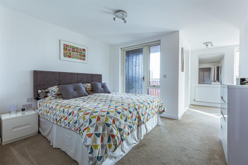 Rope Court, E14 photo 4