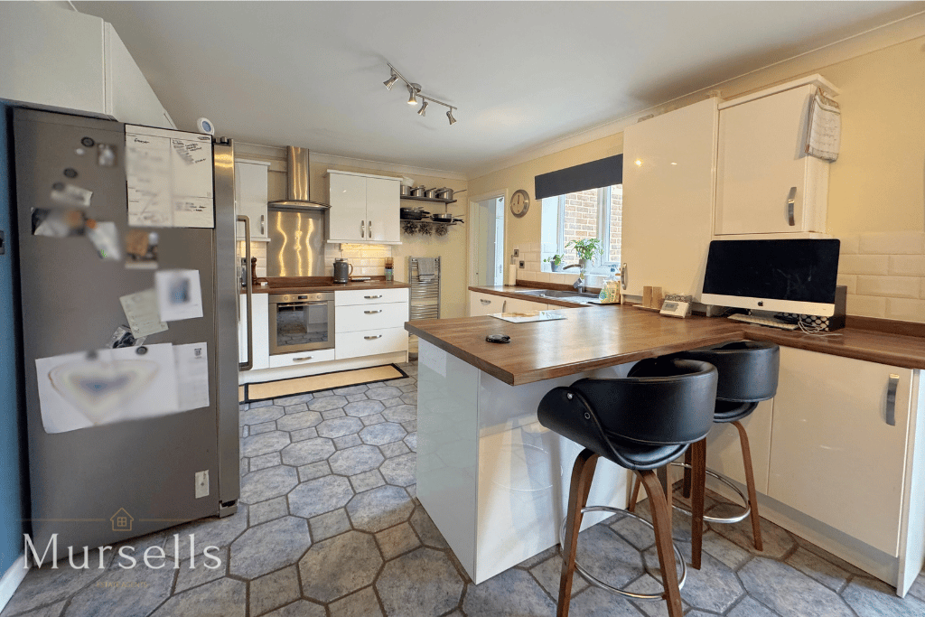 Lulworth Close, Poole, BH15 - View 6