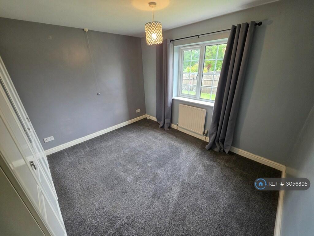 Apartment in Wakefield, West Yorkshire - View 5