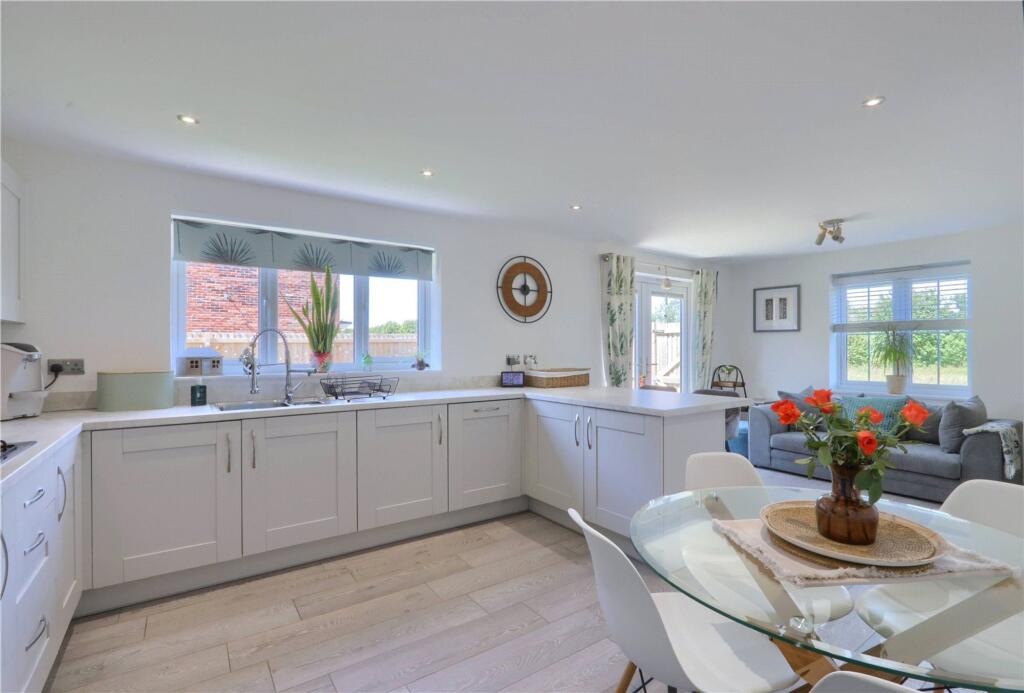 Whinfell Drive, Normanby, TS6 - View 3