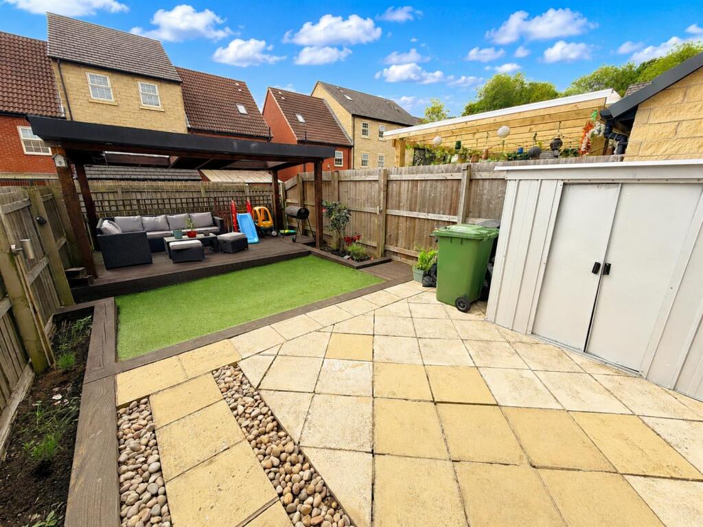 Diamond Drive, Corby, North Northamptonshire, photo 4
