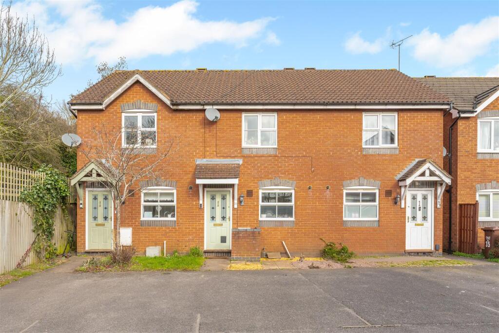 Main image of property: Wellington Avenue, Banbury - ideal for commuters