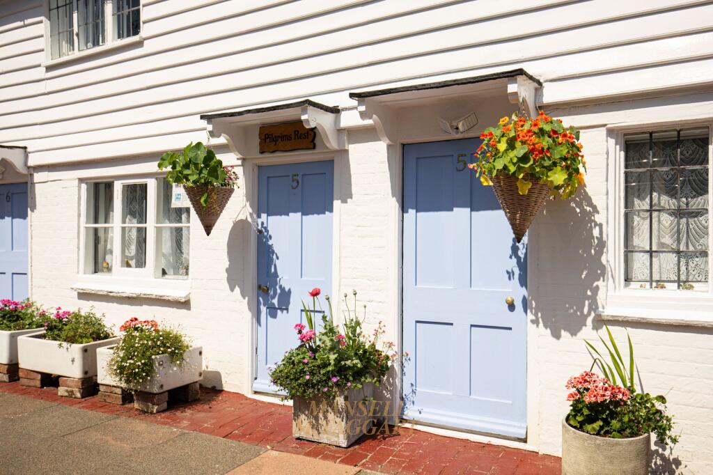 Main image of property: Pilgrims Rest 5-6 High Street HARTFIELD TN7 4AD