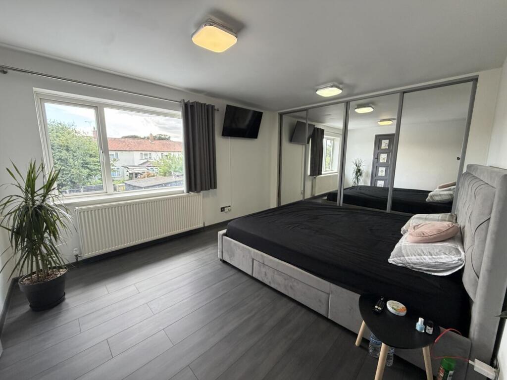 House in Felixstowe, Grange Farm - View 4