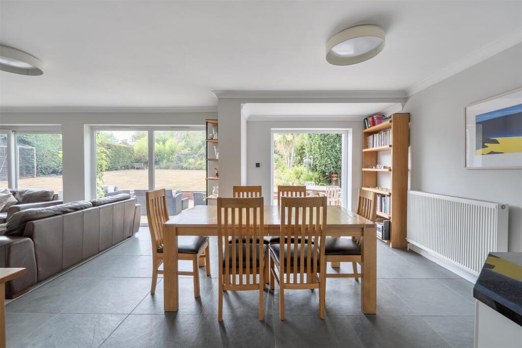 House in Guildford, East Horsley - View 4